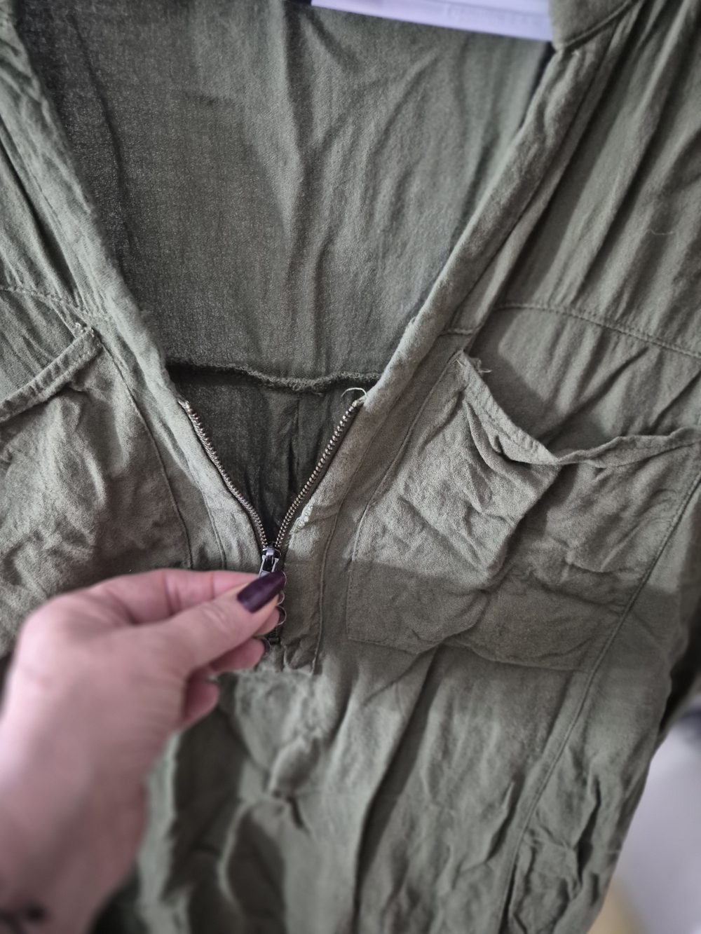 Trendsetter Olive Green Midi Dress with Zip Front Confort - Picture 3 of 7